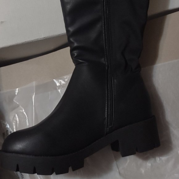 Wide calf tall boots - Picture 1 of 4